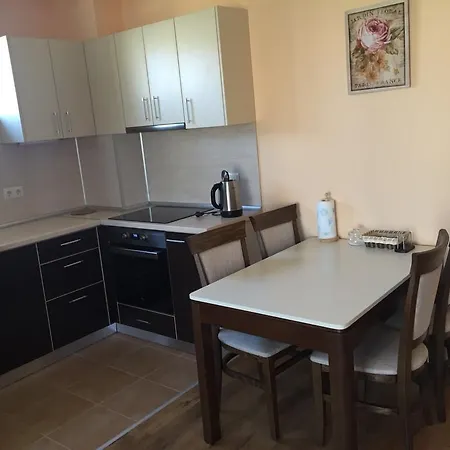 Парус 4 Apartment *
